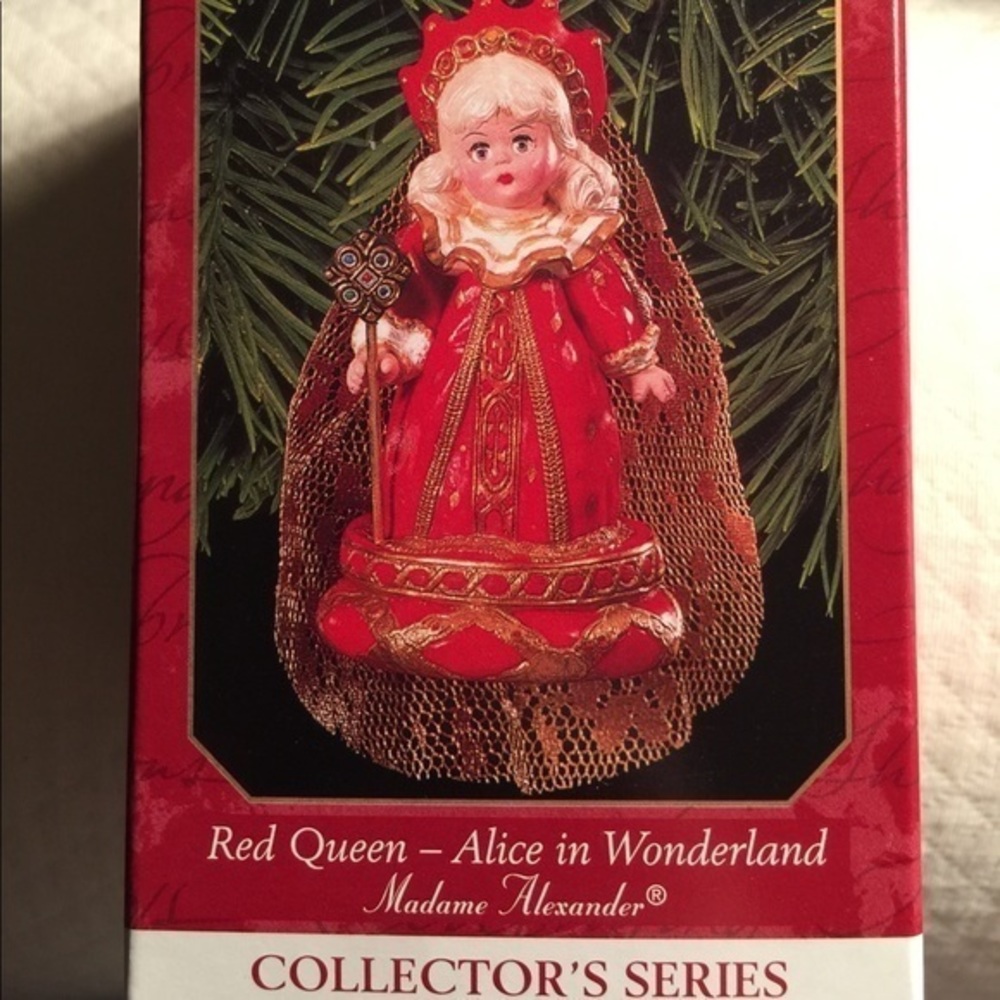 NIB Hallmark Ornament Madame‎ Alexander Red Queen